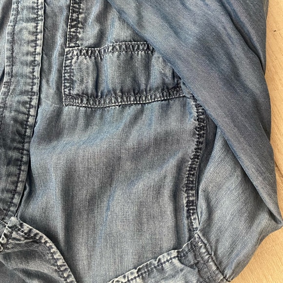 Lot of 2 casual button down tops, size small. J Crew and ace delivery - Picture 7 of 9